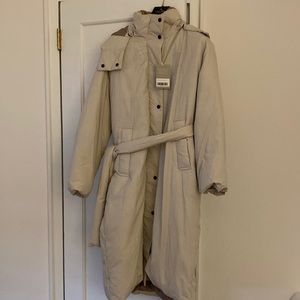 Everlane "The Duvet Puffer" in Sandstone